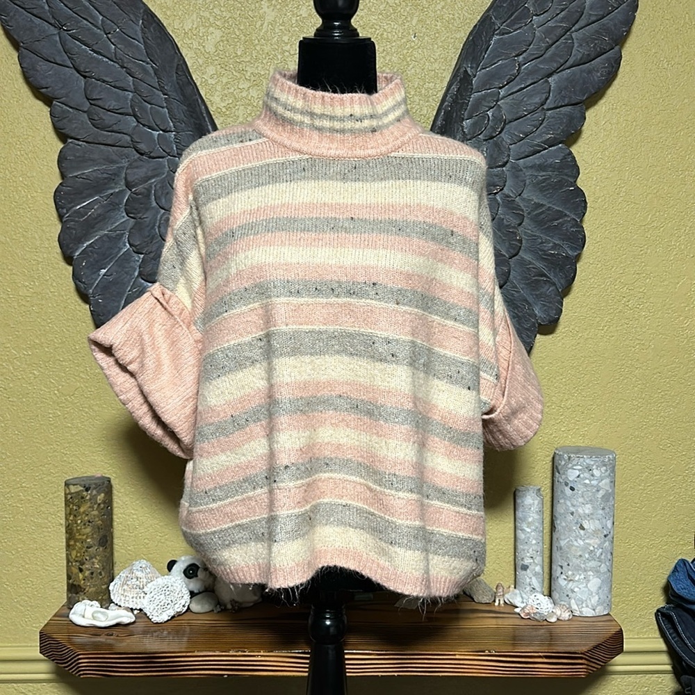 Mercer & Madison Stripe Knit Short Sleeve Sweater